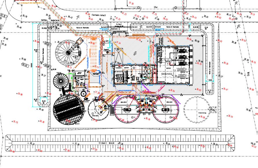 Technischer Lageplan einer industriellen Abwasser- oder Prozesswasseranlage mit Becken, Rohrleitungen und verfahrenstechnischer Infrastruktur