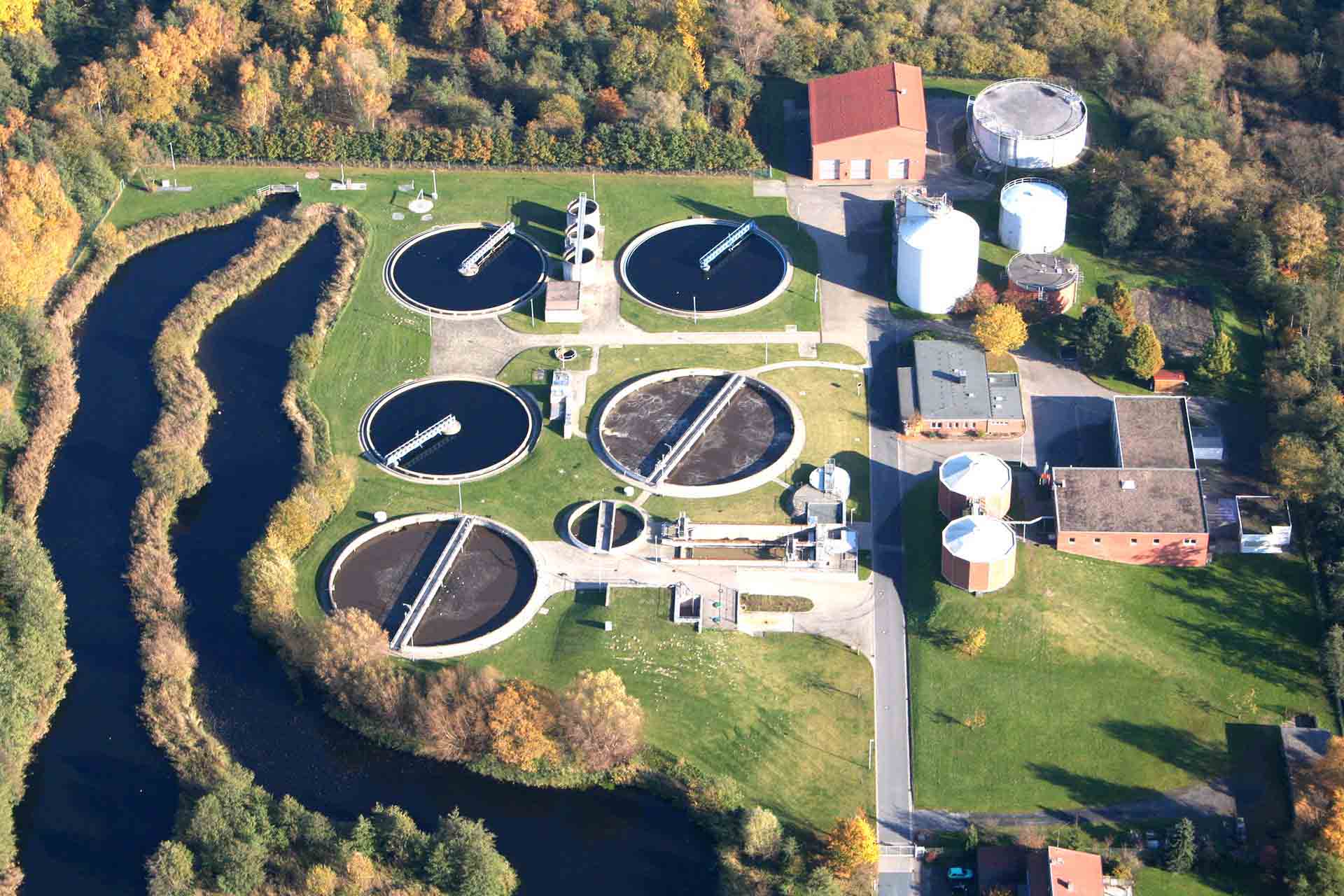 Prozessleittechnik einer Kläranlage mit Fernwirkstationen, Automatisierungstechnik und Visualisierung zur Steuerung von Pumpwerken